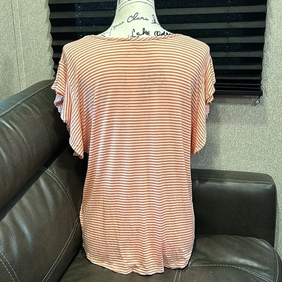 KIM & CAMI Women’s Striped Flutter Sleeve Tie Front Tee. Size Large - Picture 7 of 7
